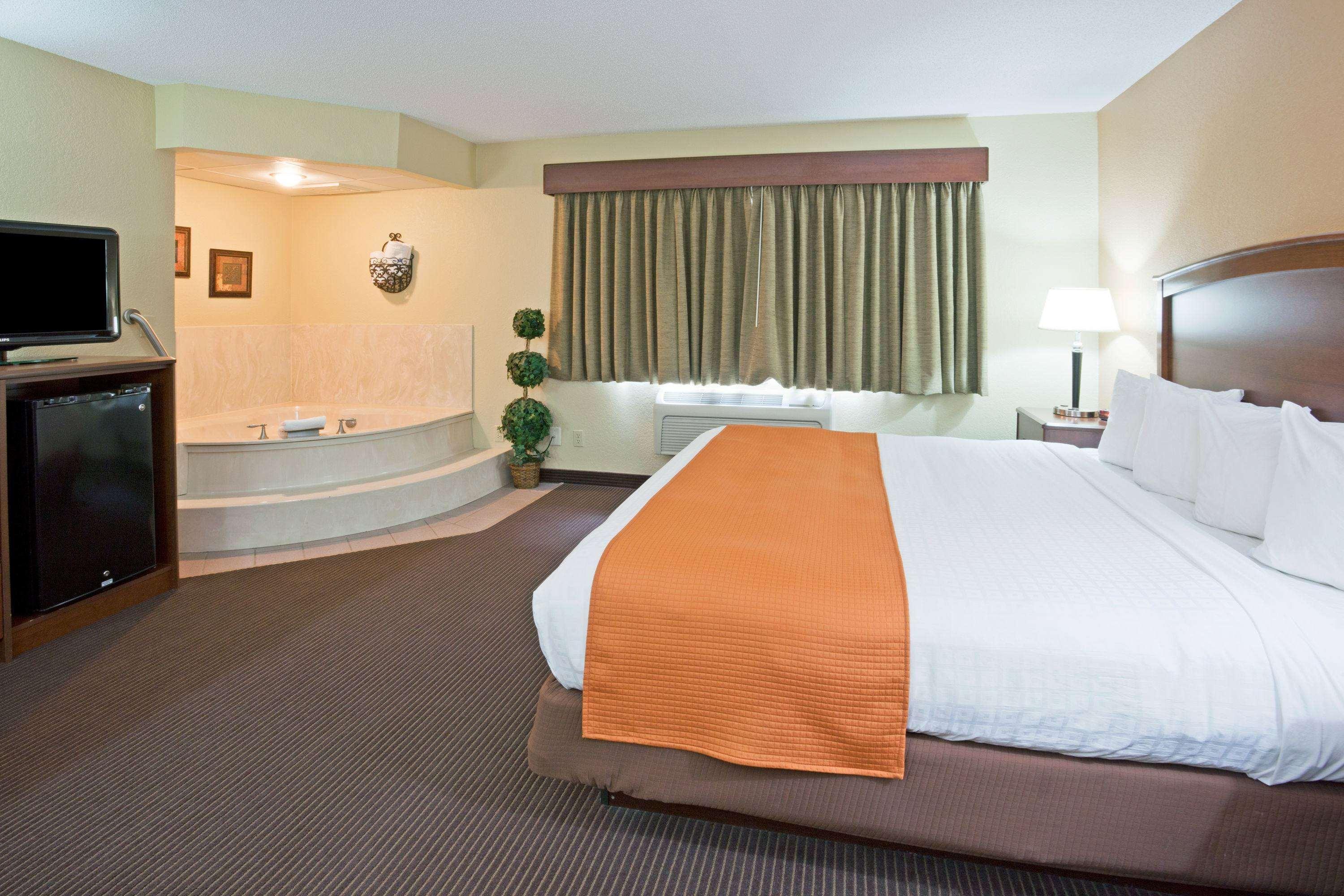 Americinn By Wyndham Fargo West Acres Kültér fotó